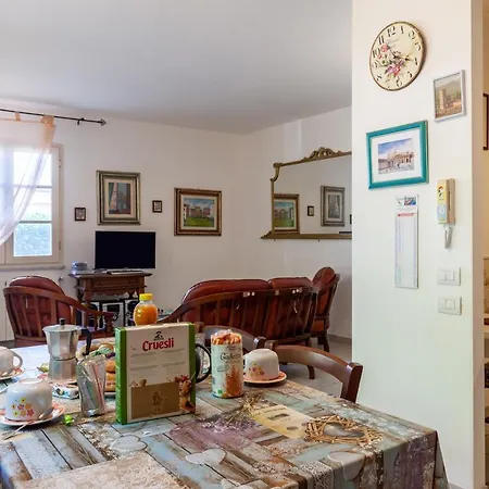 Casa Ceccardi * Camaiore